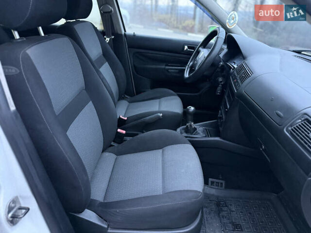 Білий Фольксваген Гольф, об'ємом двигуна 1.9 л та пробігом 220 тис. км за 4250 $, фото 27 на Automoto.ua