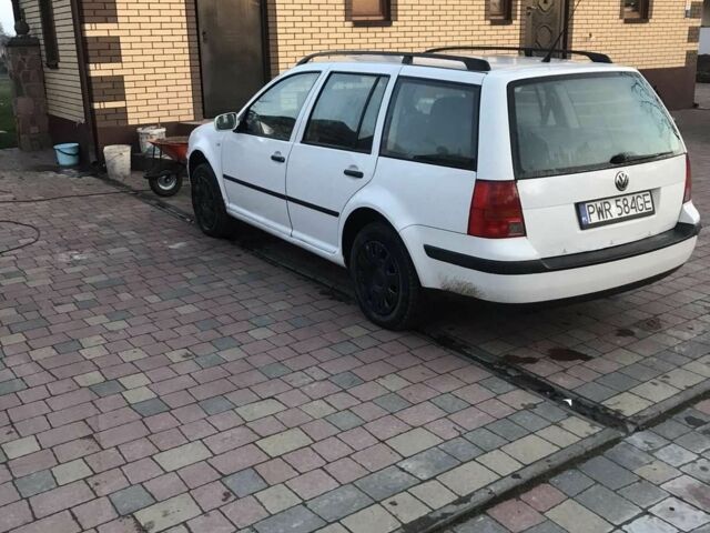 Белый Фольксваген Гольф, объемом двигателя 9 л и пробегом 335 тыс. км за 2100 $, фото 2 на Automoto.ua