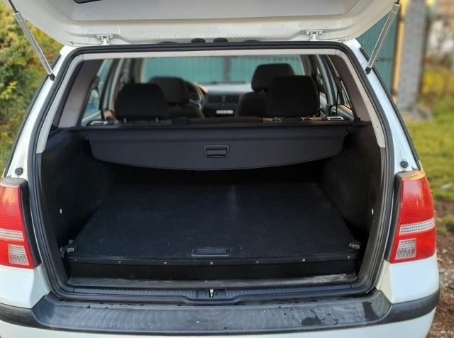 Білий Фольксваген Гольф, об'ємом двигуна 2 л та пробігом 150 тис. км за 5500 $, фото 4 на Automoto.ua