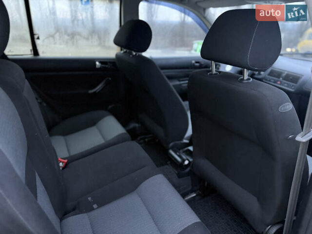 Білий Фольксваген Гольф, об'ємом двигуна 1.9 л та пробігом 220 тис. км за 4250 $, фото 28 на Automoto.ua