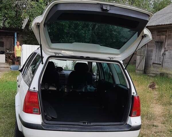 Білий Фольксваген Гольф, об'ємом двигуна 1.9 л та пробігом 300 тис. км за 5500 $, фото 2 на Automoto.ua