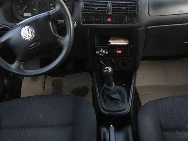 Белый Фольксваген Гольф, объемом двигателя 9 л и пробегом 335 тыс. км за 2100 $, фото 5 на Automoto.ua