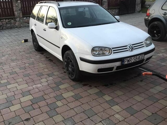 Белый Фольксваген Гольф, объемом двигателя 9 л и пробегом 335 тыс. км за 2100 $, фото 1 на Automoto.ua