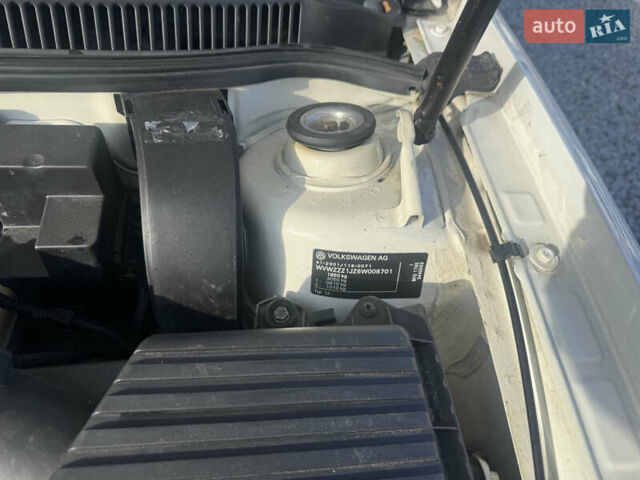 Білий Фольксваген Гольф, об'ємом двигуна 1.6 л та пробігом 243 тис. км за 4400 $, фото 37 на Automoto.ua