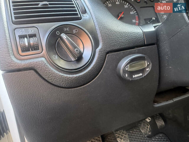 Білий Фольксваген Гольф, об'ємом двигуна 1.6 л та пробігом 243 тис. км за 4400 $, фото 23 на Automoto.ua