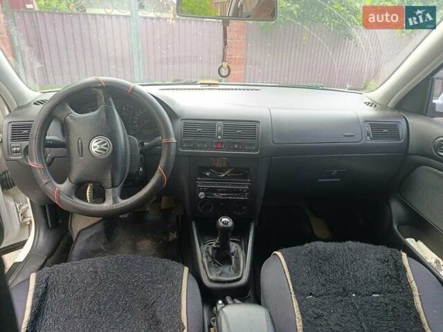 Белый Фольксваген Гольф, объемом двигателя 1.6 л и пробегом 206 тыс. км за 3499 $, фото 11 на Automoto.ua