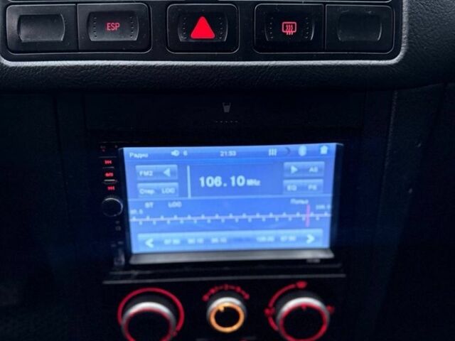 Білий Фольксваген Гольф, об'ємом двигуна 1.6 л та пробігом 244 тис. км за 4600 $, фото 6 на Automoto.ua