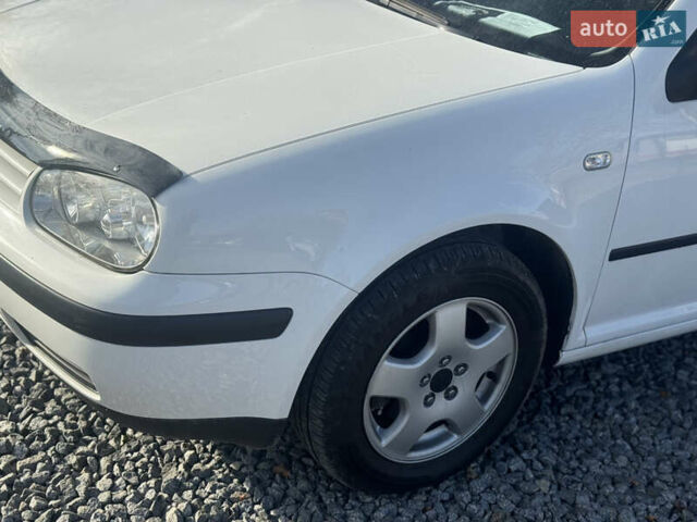Білий Фольксваген Гольф, об'ємом двигуна 1.6 л та пробігом 243 тис. км за 4400 $, фото 10 на Automoto.ua