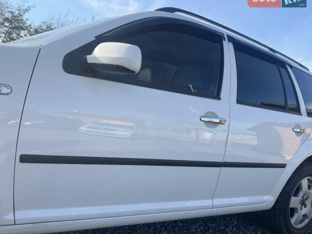 Білий Фольксваген Гольф, об'ємом двигуна 1.6 л та пробігом 243 тис. км за 4400 $, фото 35 на Automoto.ua