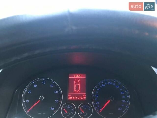 Білий Фольксваген Гольф, об'ємом двигуна 1.39 л та пробігом 260 тис. км за 5400 $, фото 4 на Automoto.ua