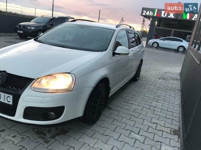 Білий Фольксваген Гольф, об'ємом двигуна 1.39 л та пробігом 260 тис. км за 5400 $, фото 1 на Automoto.ua