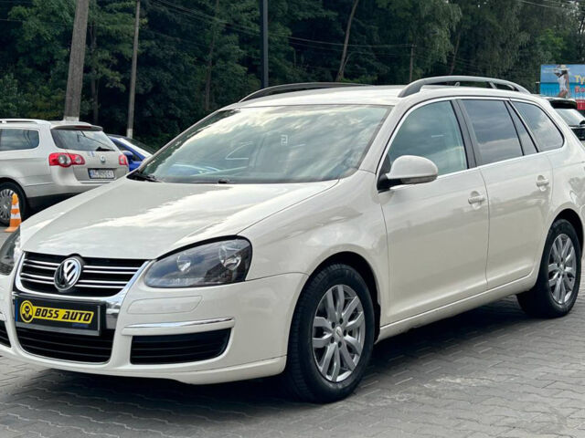 Белый Фольксваген Гольф, объемом двигателя 1.6 л и пробегом 244 тыс. км за 6300 $, фото 2 на Automoto.ua