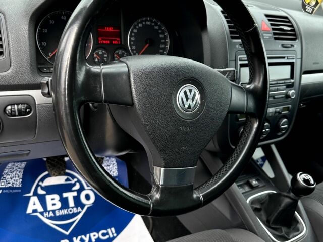 Белый Фольксваген Гольф, объемом двигателя 1.6 л и пробегом 217 тыс. км за 6400 $, фото 11 на Automoto.ua