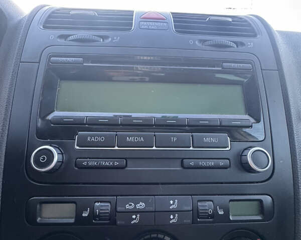 Белый Фольксваген Гольф, объемом двигателя 1.4 л и пробегом 202 тыс. км за 5900 $, фото 16 на Automoto.ua