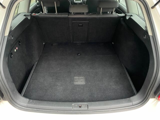 Белый Фольксваген Гольф, объемом двигателя 1.4 л и пробегом 245 тыс. км за 5999 $, фото 4 на Automoto.ua