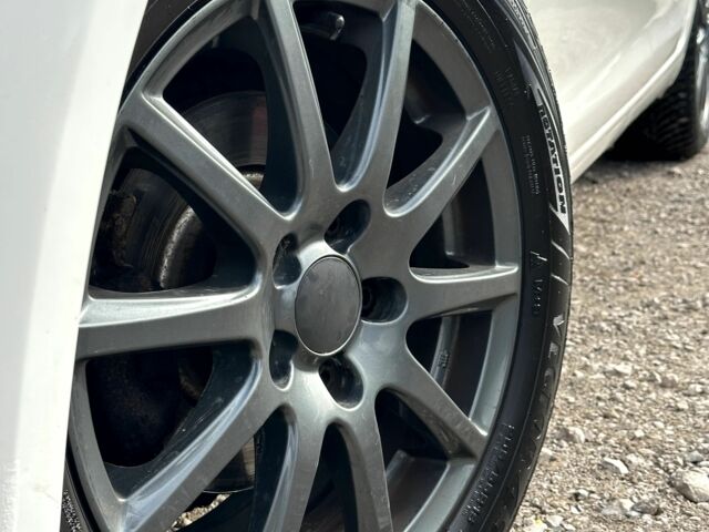 Белый Фольксваген Гольф, объемом двигателя 1.6 л и пробегом 217 тыс. км за 6400 $, фото 2 на Automoto.ua