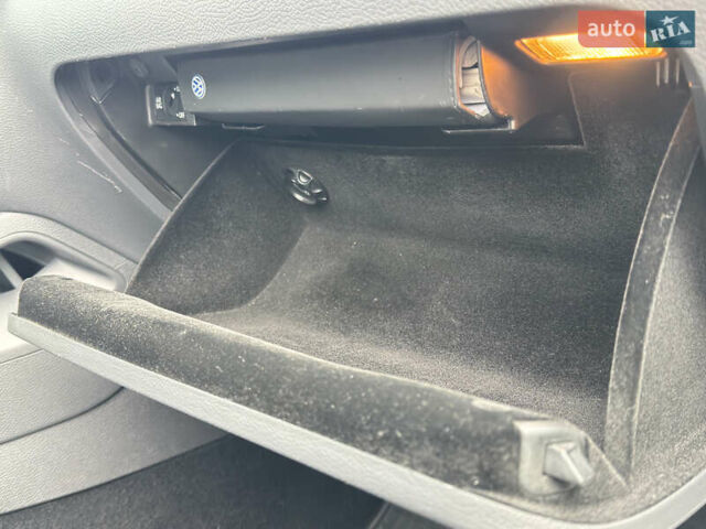 Белый Фольксваген Гольф, объемом двигателя 1.6 л и пробегом 185 тыс. км за 6600 $, фото 24 на Automoto.ua