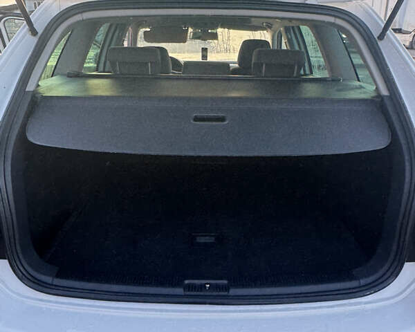 Белый Фольксваген Гольф, объемом двигателя 1.4 л и пробегом 202 тыс. км за 5900 $, фото 12 на Automoto.ua