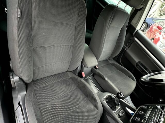 Белый Фольксваген Гольф, объемом двигателя 1.6 л и пробегом 217 тыс. км за 6400 $, фото 6 на Automoto.ua