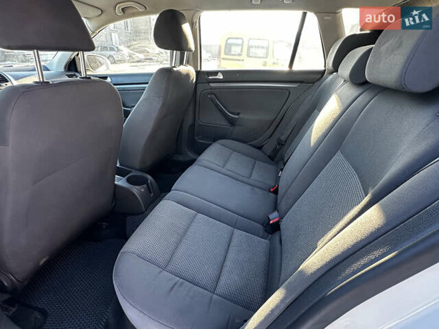 Белый Фольксваген Гольф, объемом двигателя 1.9 л и пробегом 255 тыс. км за 6100 $, фото 9 на Automoto.ua