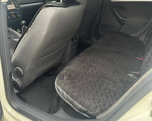 Білий Фольксваген Гольф, об'ємом двигуна 1.97 л та пробігом 220 тис. км за 6500 $, фото 9 на Automoto.ua