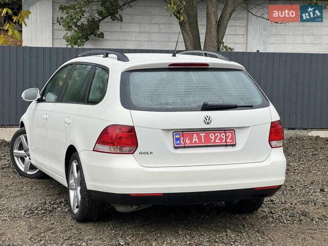 Белый Фольксваген Гольф, объемом двигателя 1.6 л и пробегом 185 тыс. км за 6600 $, фото 11 на Automoto.ua