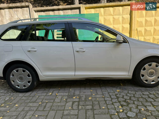Белый Фольксваген Гольф, объемом двигателя 1.39 л и пробегом 276 тыс. км за 5200 $, фото 6 на Automoto.ua
