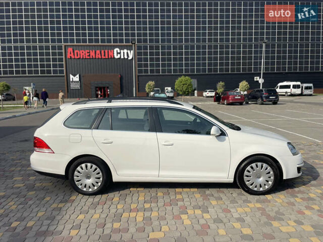 Белый Фольксваген Гольф, объемом двигателя 1.4 л и пробегом 199 тыс. км за 6500 $, фото 2 на Automoto.ua