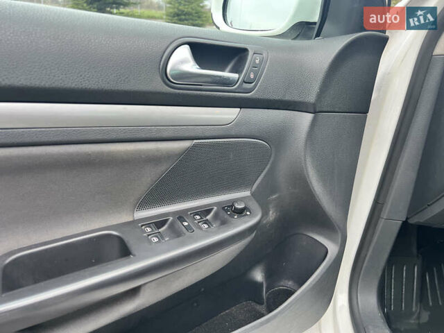 Белый Фольксваген Гольф, объемом двигателя 1.97 л и пробегом 352 тыс. км за 7590 $, фото 9 на Automoto.ua