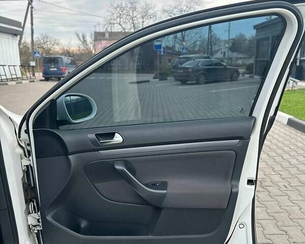 Белый Фольксваген Гольф, объемом двигателя 1.9 л и пробегом 143 тыс. км за 6050 $, фото 37 на Automoto.ua