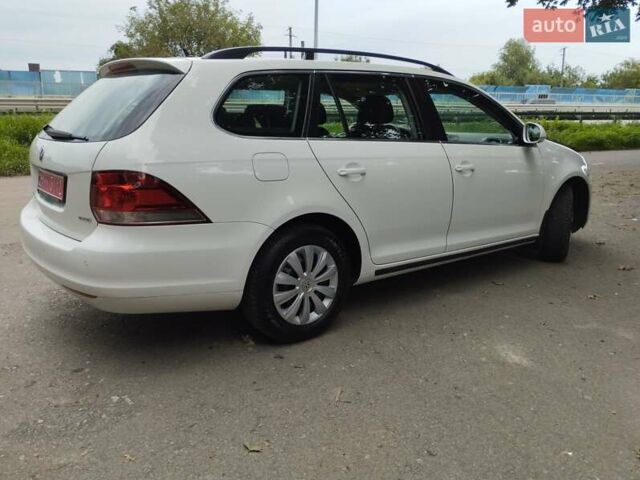 Білий Фольксваген Гольф, об'ємом двигуна 1.6 л та пробігом 174 тис. км за 7699 $, фото 3 на Automoto.ua