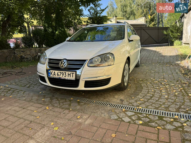 Белый Фольксваген Гольф, объемом двигателя 1.39 л и пробегом 276 тыс. км за 5200 $, фото 1 на Automoto.ua