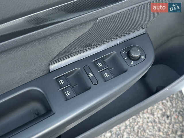 Белый Фольксваген Гольф, объемом двигателя 1.4 л и пробегом 213 тыс. км за 7799 $, фото 30 на Automoto.ua