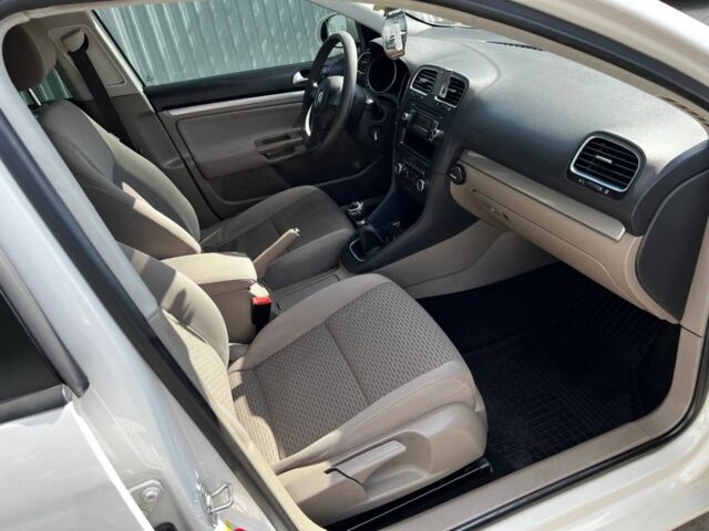 Білий Фольксваген Гольф, об'ємом двигуна 1.6 л та пробігом 225 тис. км за 6999 $, фото 12 на Automoto.ua