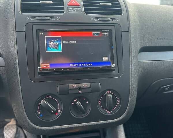 Белый Фольксваген Гольф, объемом двигателя 1.9 л и пробегом 143 тыс. км за 6050 $, фото 24 на Automoto.ua