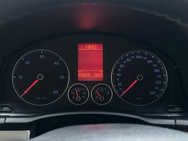 Білий Фольксваген Гольф, об'ємом двигуна 1.9 л та пробігом 315 тис. км за 6400 $, фото 7 на Automoto.ua