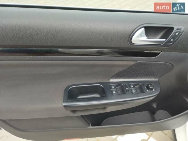 Білий Фольксваген Гольф, об'ємом двигуна 1.6 л та пробігом 174 тис. км за 7699 $, фото 17 на Automoto.ua