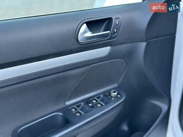 Белый Фольксваген Гольф, объемом двигателя 1.4 л и пробегом 187 тыс. км за 7450 $, фото 22 на Automoto.ua