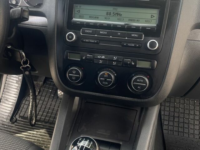 Білий Фольксваген Гольф, об'ємом двигуна 1.9 л та пробігом 207 тис. км за 6900 $, фото 11 на Automoto.ua