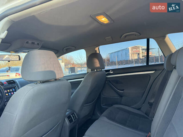 Белый Фольксваген Гольф, объемом двигателя 1.9 л и пробегом 315 тыс. км за 6050 $, фото 33 на Automoto.ua