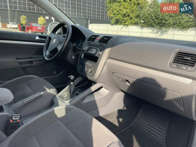 Білий Фольксваген Гольф, об'ємом двигуна 1.4 л та пробігом 199 тис. км за 5700 $, фото 29 на Automoto.ua