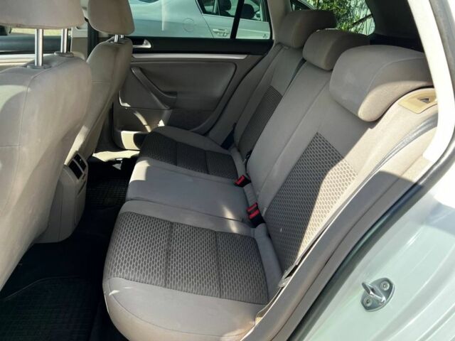 Білий Фольксваген Гольф, об'ємом двигуна 1.6 л та пробігом 225 тис. км за 6999 $, фото 15 на Automoto.ua