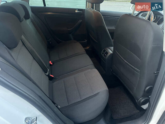 Белый Фольксваген Гольф, объемом двигателя 1.4 л и пробегом 213 тыс. км за 7799 $, фото 39 на Automoto.ua