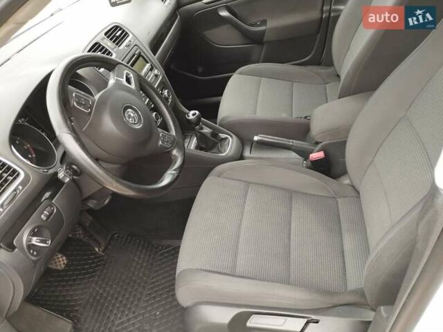 Білий Фольксваген Гольф, об'ємом двигуна 1.6 л та пробігом 174 тис. км за 7699 $, фото 11 на Automoto.ua