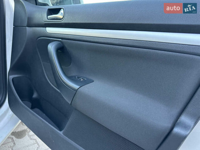 Белый Фольксваген Гольф, объемом двигателя 1.4 л и пробегом 187 тыс. км за 7450 $, фото 30 на Automoto.ua