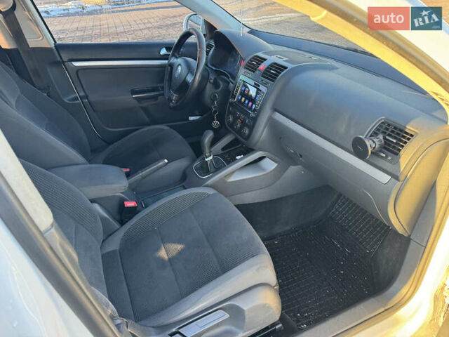 Белый Фольксваген Гольф, объемом двигателя 1.9 л и пробегом 315 тыс. км за 6050 $, фото 38 на Automoto.ua