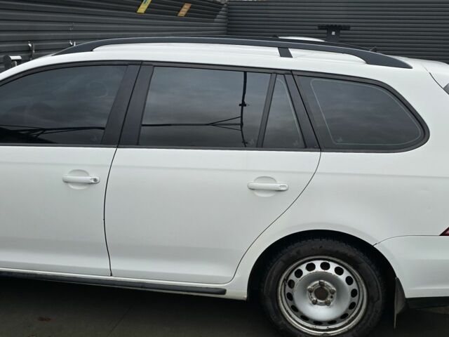 Белый Фольксваген Гольф, объемом двигателя 1.9 л и пробегом 143 тыс. км за 5500 $, фото 1 на Automoto.ua