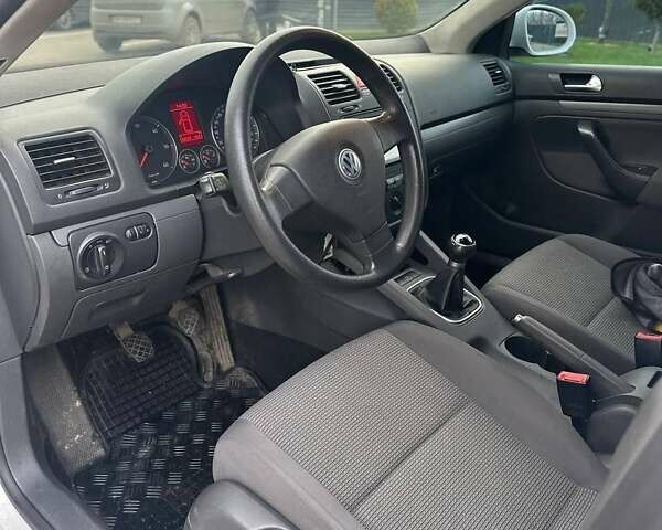 Белый Фольксваген Гольф, объемом двигателя 1.9 л и пробегом 143 тыс. км за 6050 $, фото 20 на Automoto.ua