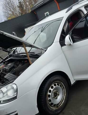 Белый Фольксваген Гольф, объемом двигателя 1.9 л и пробегом 143 тыс. км за 5500 $, фото 8 на Automoto.ua
