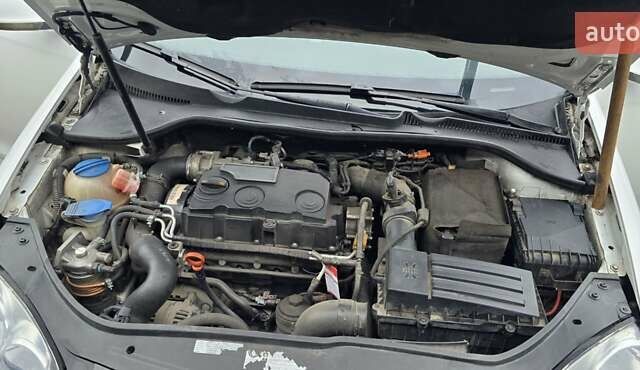 Белый Фольксваген Гольф, объемом двигателя 1.9 л и пробегом 143 тыс. км за 5500 $, фото 7 на Automoto.ua